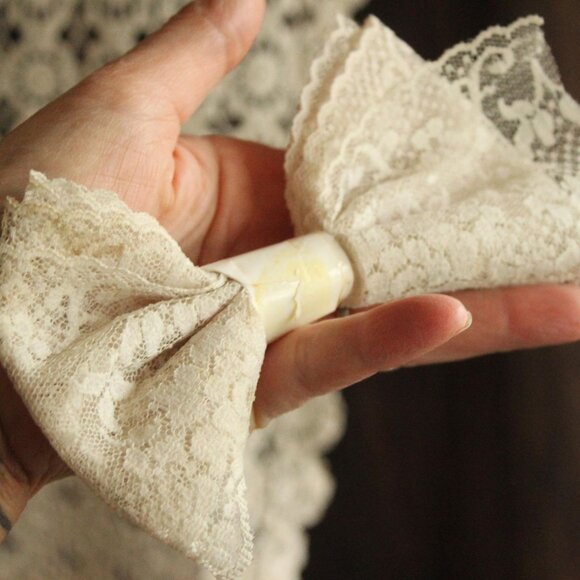 Vintage 1970s Wide Lace Trim, NOS Pale Beige Taupe Nylon 3.5" Wide, One Yard - Picture 11 of 11